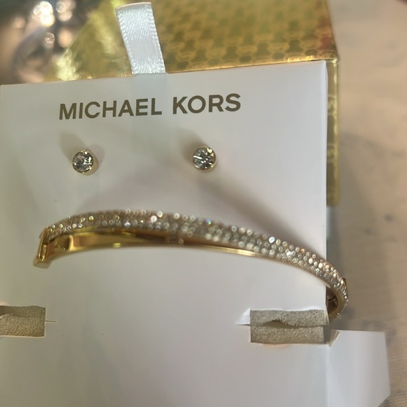 π Michael Kors Gold color Bracelet and Earring Set - Picture 9 of 17